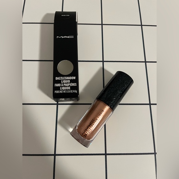 MAC Dazzleshadow Liquid Eyeshadow: Beam Time✨ - Picture 10 of 12